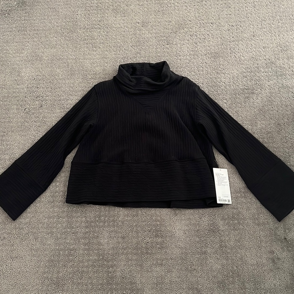 Lululemon, retreat yourself pullover OUT OF STOCK LULU ITEM